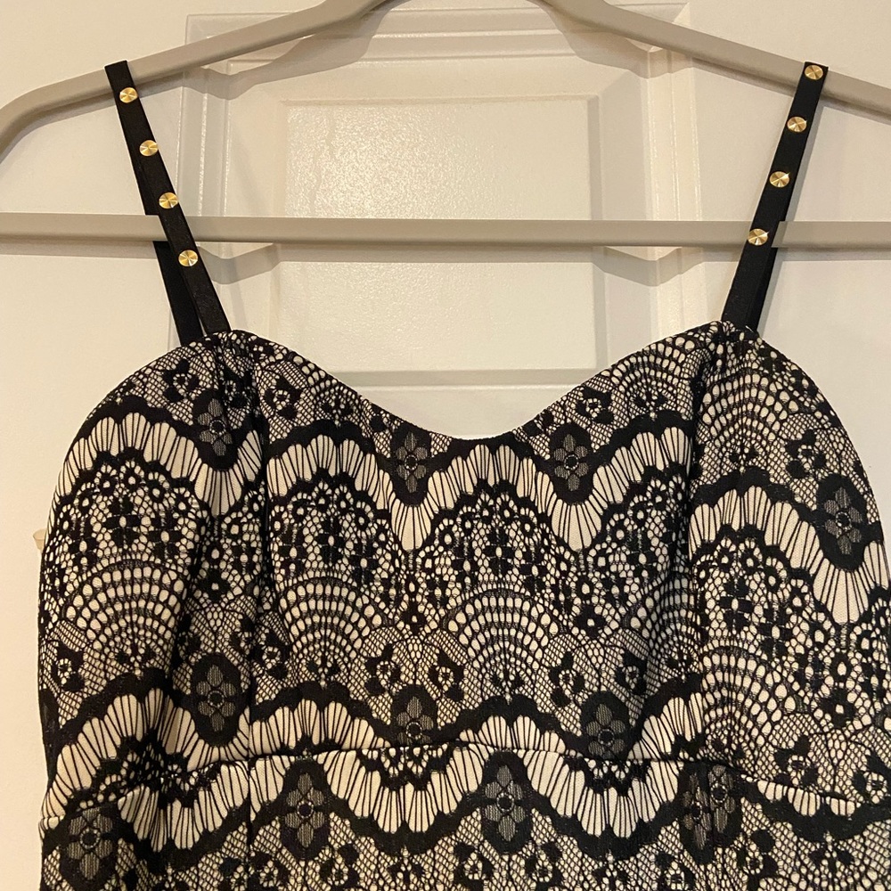 Size medium - Picture 3 of 5